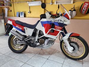 HONDA AFRICA TWIN RD04 1990