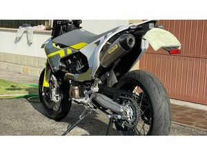 VENDO HUSQVARNA 701 SUPERMOTO (2020) USATA A FORLI' (CODICE 9884531) - MOTO.IT