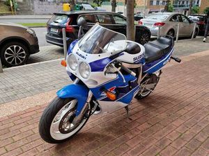 SUZUKI GSXR750 CLÁSSICA-VENDIDA ODIVELAS