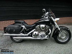 HONDA VTX 1800 ZWART