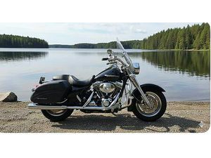 HARLEY-DAVIDSON FLHRS ROAD KING CUSTOM
