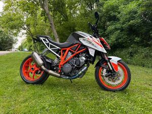 SUPERDUKE R NUR 15T KM! HERBSTANGEBOT!