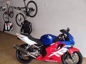 CBR 600 F4 TRICOLOR POUCOS KMS FARO (SÉ E SÃO PEDRO)