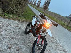 KTM 300 EXC TPI SIXDAYS ERST 105H