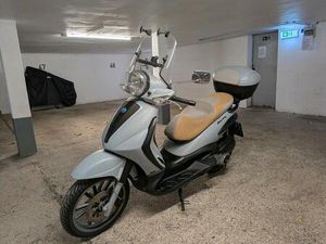 PIAGGIO BEVERLY 300 TOURER