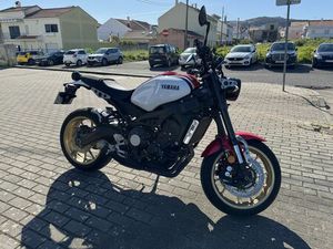 YAMAHA XSR 900 — 14000KMS ODIVELAS