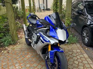YAMAHA R1 1000 SUPER SPORTS PETROL MANUAL (200 PS) 998 CC