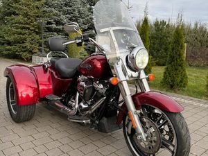 HARLEY-DAVIDSON TRIKE FREEWHEELER