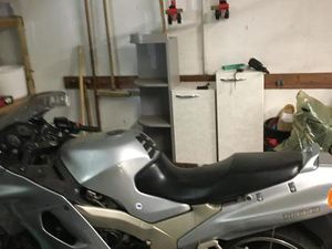 KAWASAKI ZZR 1100 BASTLERFAHRZEUG