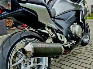 HONDA VFR1200F IDEALNA BIEŃKÓWKA