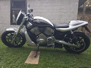 HARLEY DAVIDSON V-ROD - UNIKATNA PRERADA - SAMO 8838KM, 2005 GOD.