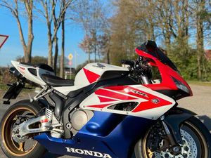 HONDA CBR 1000 RR FIREBLADE SC57