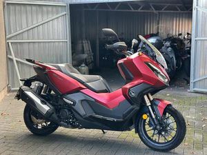 HONDA ADV 350 MATT ROT/WENIG KILOMER