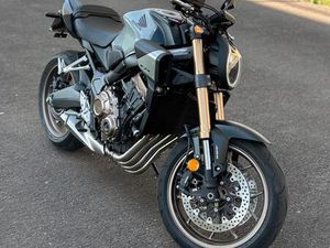 HONDA CB650R ABS – EZ 04/2024 – NEUWERTIG – NUR 2.100 KM