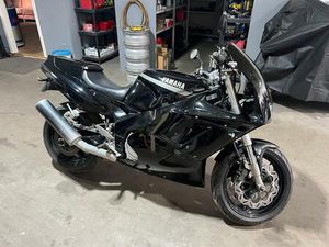 YAMAHA FZR 1000