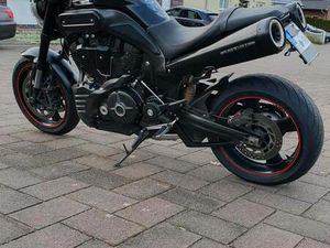 YAMAHA MT01 RP 18 - AKRAPOVIC