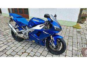 YAMAHA YZF-R1 RN04