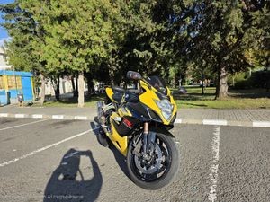 SUZUKI GSXR 1000 →