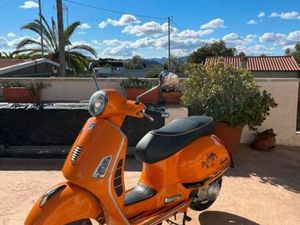 VESPA - SÚPER SPORT 300 CC