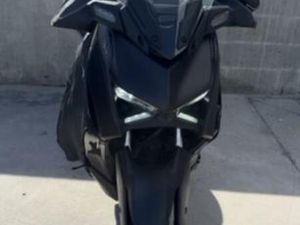 YAMAHA - XMAX TECH MAX