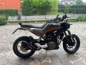 MOTO HUSQVARNA 401 SVARTPILEN