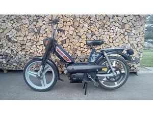 A VELOMOTEUR PEUGEOT 103 SP