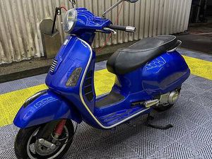 VESPA GTS 300 S CANTON TESSIN -