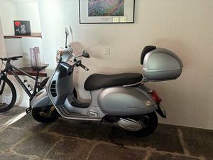 VESPA GTS 300 SUPER TECH/1000 KM CANTON TESSIN -