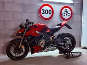 DUCATI STREETFIGHTER V4