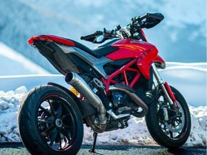 DUCATI HYPERMOTARD 821