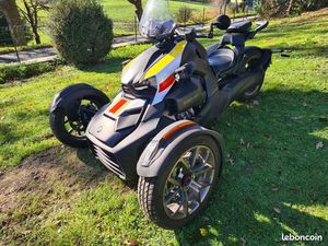 CAN-AM RYKER 900