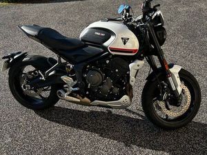 TRIUMPH TRIDENT 660 A2