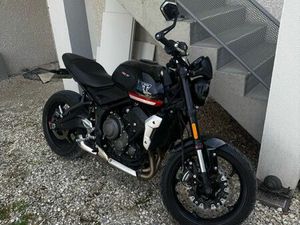 TRIUMPH TRIDENT 660