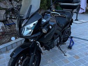 ?️ SUZUKI V-STROM 650 – 2010 – 74 050 KM – BON ÉTAT – DRAP