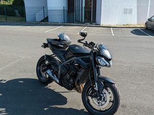 TRIUMPH STREET TRIPLE R