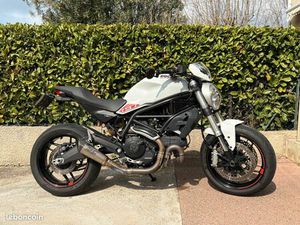 DUCATI MONSTER