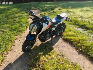 KTM DUKE 390 2023