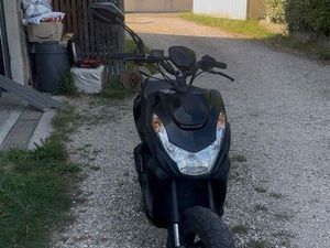 PEUGEOT STREETZONE 50 – ANNÉE 2023 – 6700 KM – CT OK