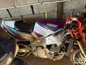 3 YAMAHA FZR EXUP