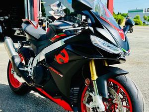 APRILIA RSV4