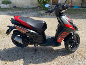 SCOOTER APRILIA SR MOTARD