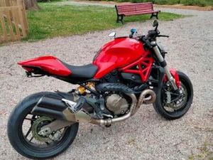 DUCATI MONSTER 821