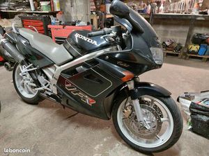 HONDA VFR 750 RC36