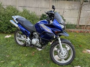HONDA 125 VARADERO XLV TRÈS BON ÉTAT