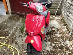 SCOOTER KYMCO LIKE 125 ROUGE - 2015 - 9200 KM - GARAGE