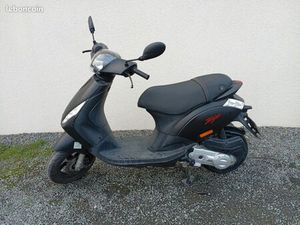 SCOOTER PIAGGIO ZIP 4T