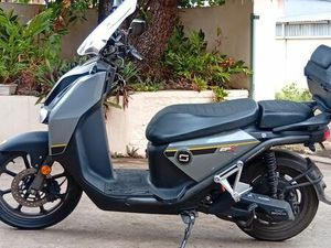 SUPER SOCO CPX 125■VENDU AVEC TOP CASE