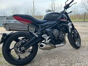 TRIUMPH TRIDENT 660