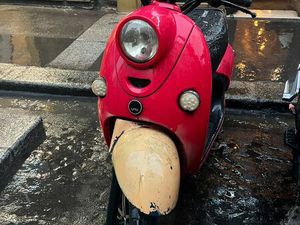 SCOOTER ÉLECTRIQUE UNU 50 CC