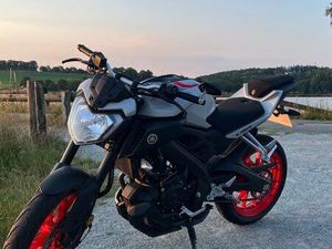 YAMAHA MT125